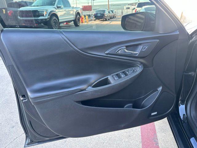 2017 Chevrolet Malibu - $13,685
