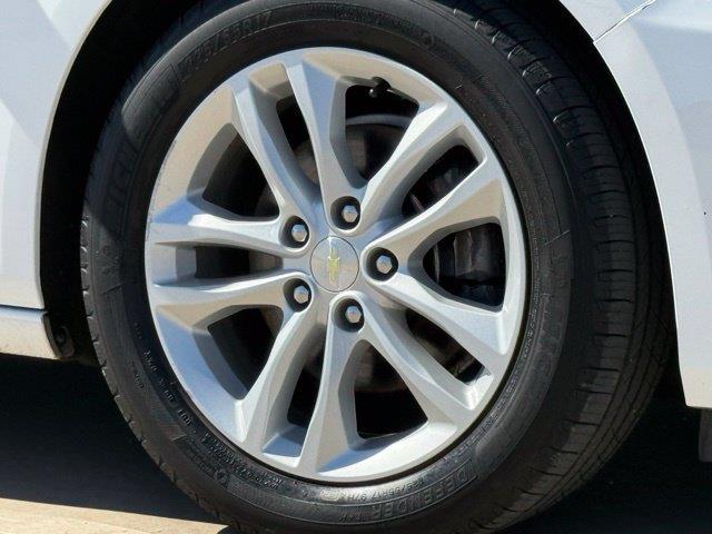 2016 Chevrolet Malibu - $11,813