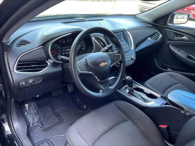 2017 Chevrolet Malibu - $11,057