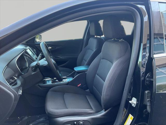2017 Chevrolet Malibu - $11,057