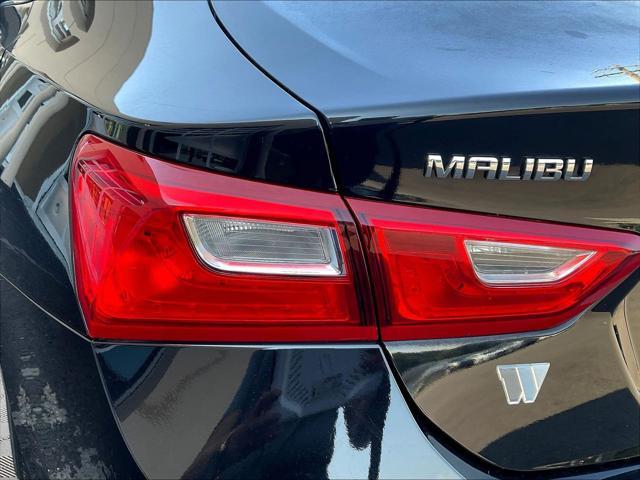 2017 Chevrolet Malibu - $11,057