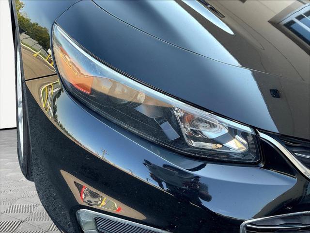 2017 Chevrolet Malibu - $11,057