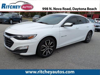 2023 Chevrolet Malibu with Summit White Exterior