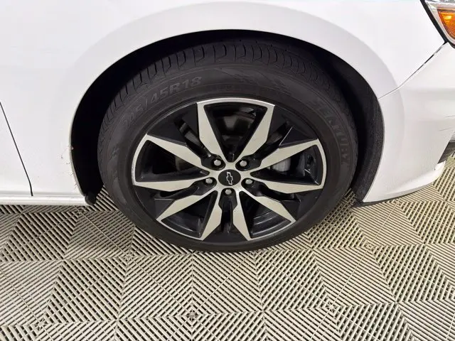 2021 Chevrolet Malibu - $17,000