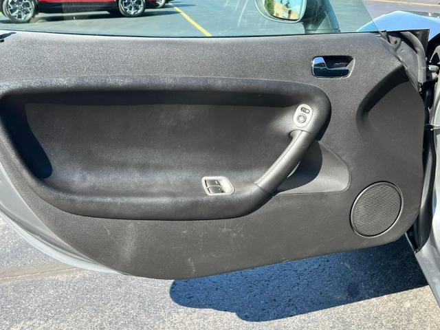 2006 Pontiac Solstice - $10,597