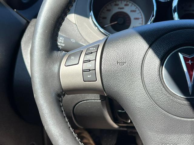 2006 Pontiac Solstice - $10,597