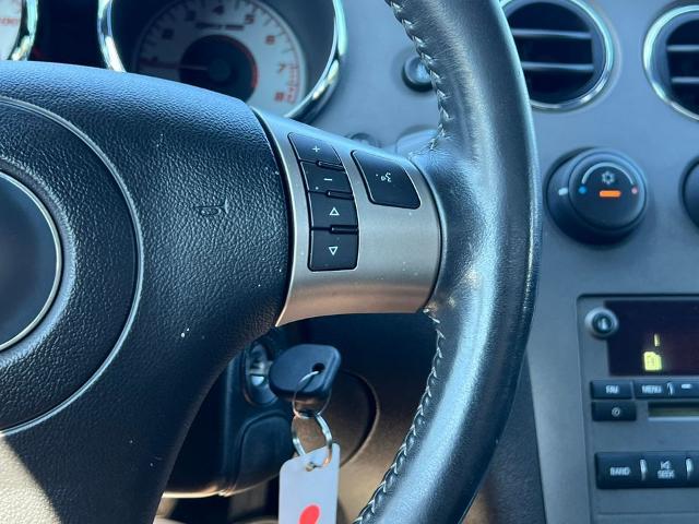 2006 Pontiac Solstice - $10,597
