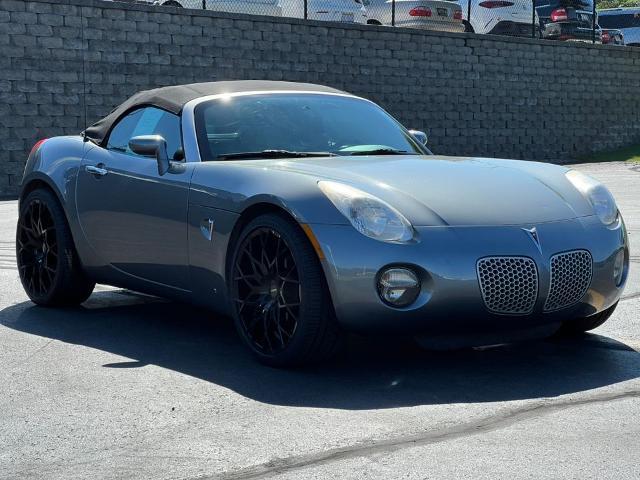 2006 Pontiac Solstice - $10,597