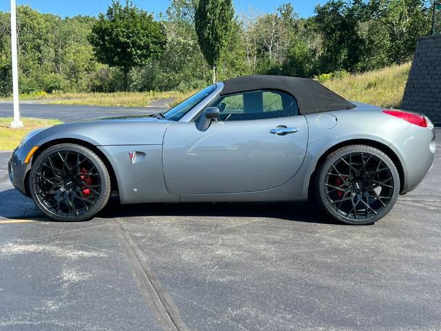 2006 Pontiac Solstice - $10,597