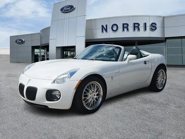 2008 Pontiac Solstice - $14,789