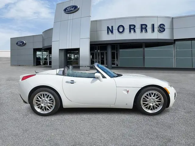 2008 Pontiac Solstice - $14,789