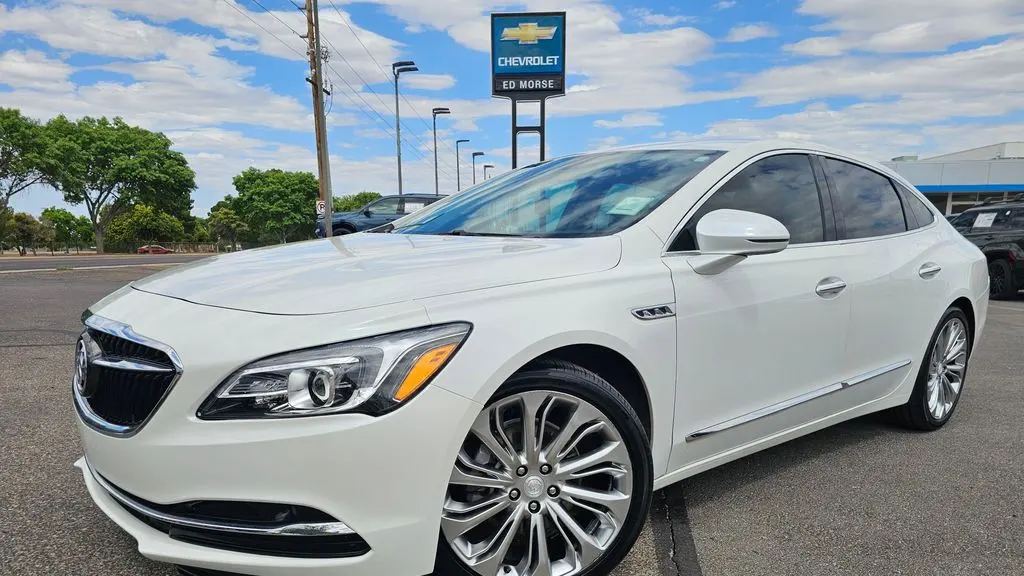 Preowned 2017 Buick LaCrosse Essence for Sale