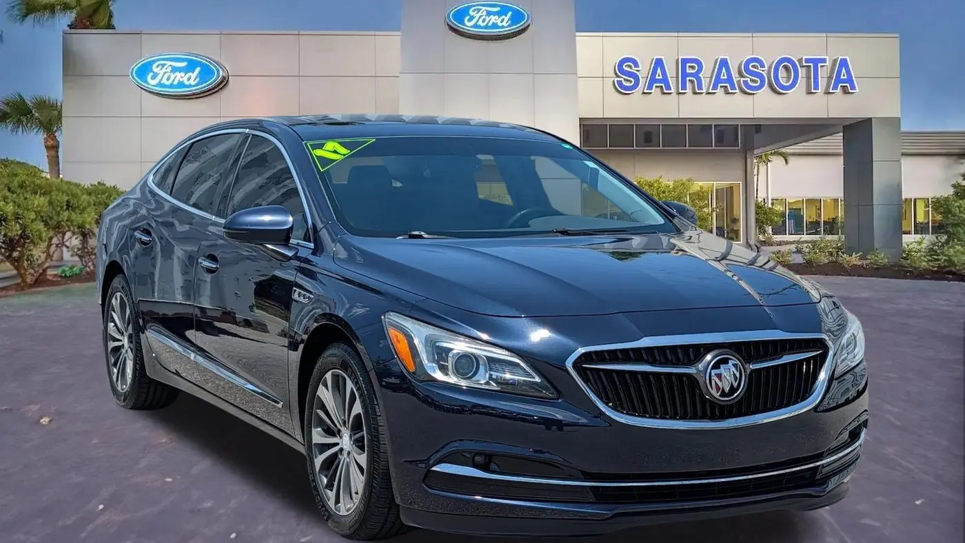 Preowned 2017 Buick LaCrosse Essence for Sale