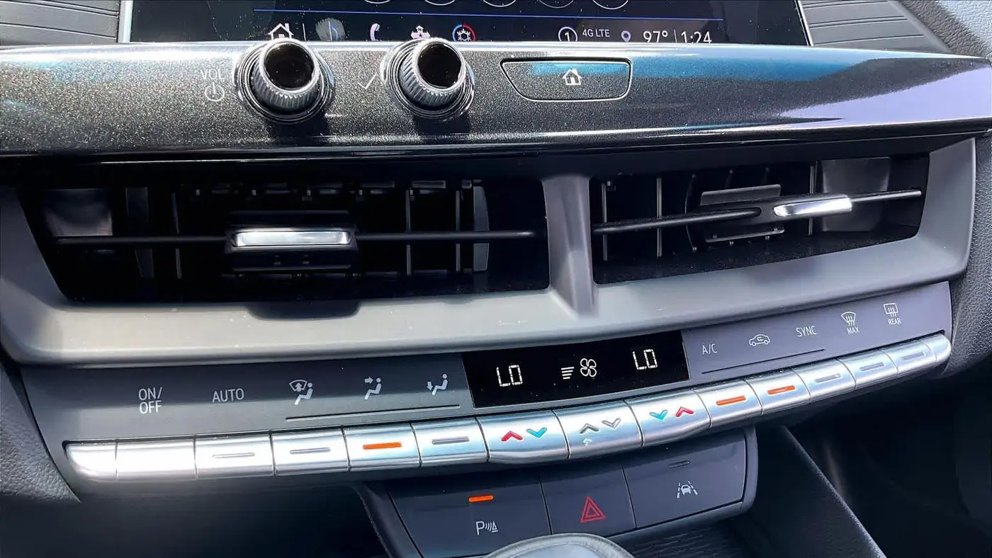 2024 Cadillac CT4 Luxury