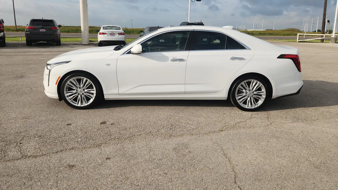 2023 Cadillac CT4 Premium Luxury
