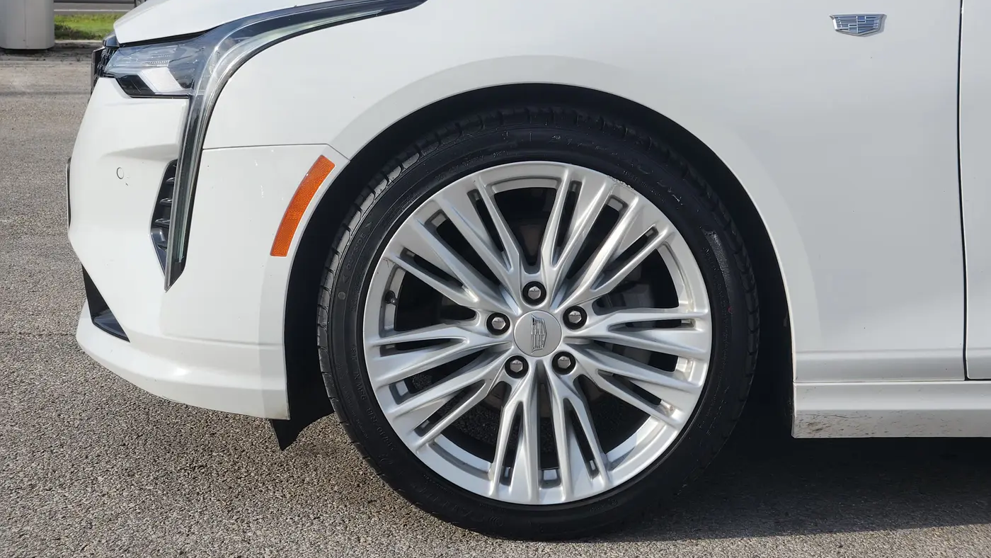 2023 Cadillac CT4 Premium Luxury