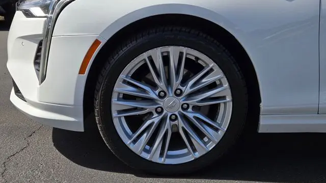 2023 Cadillac CT4 Premium Luxury