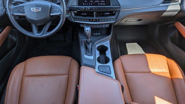 2023 Cadillac CT4 Premium Luxury
