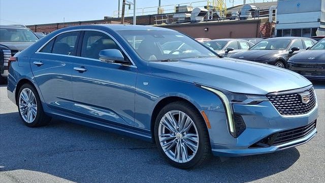2023 Cadillac CT4 Premium Luxury