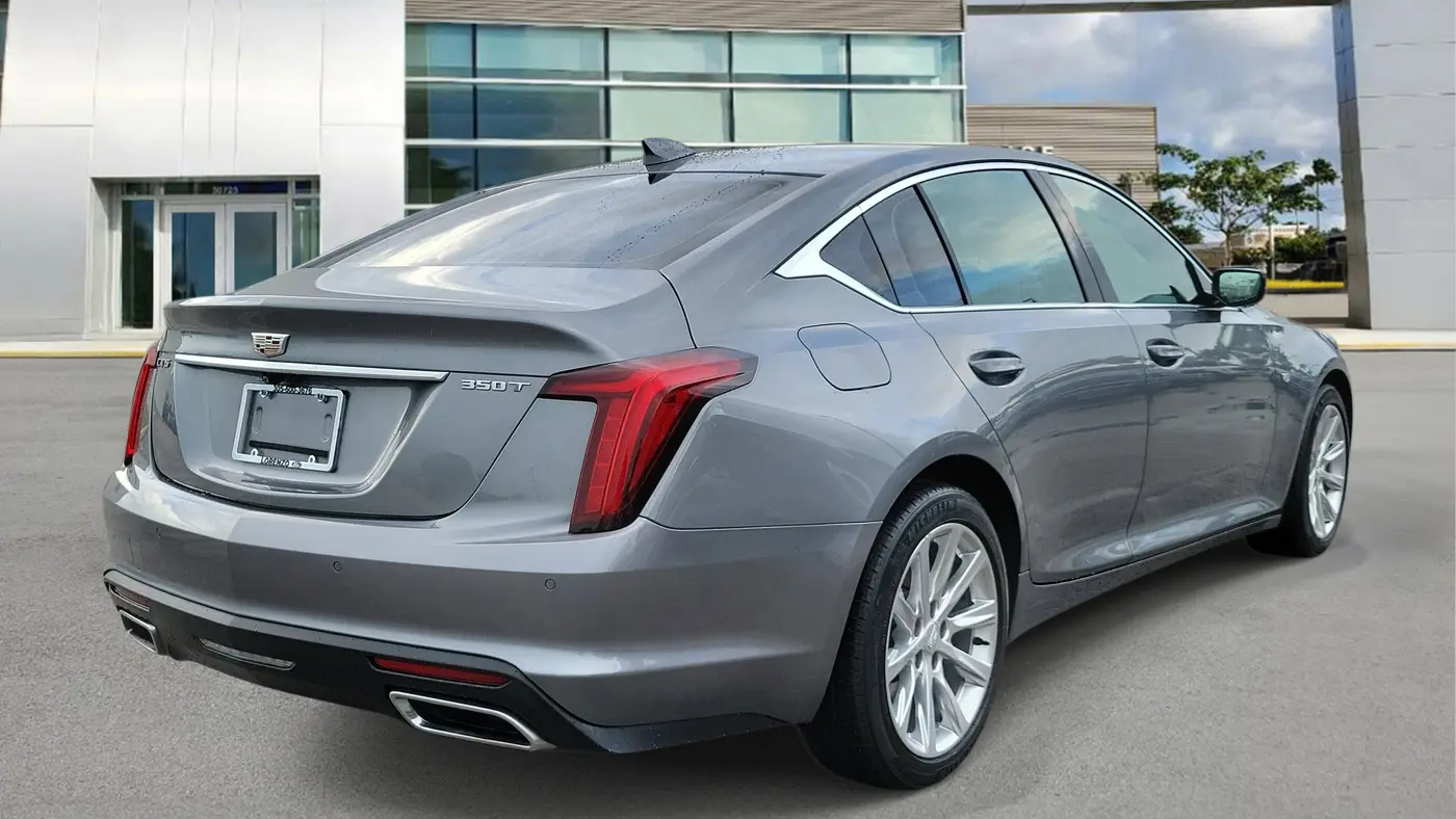 2022 Cadillac CT5 Luxury