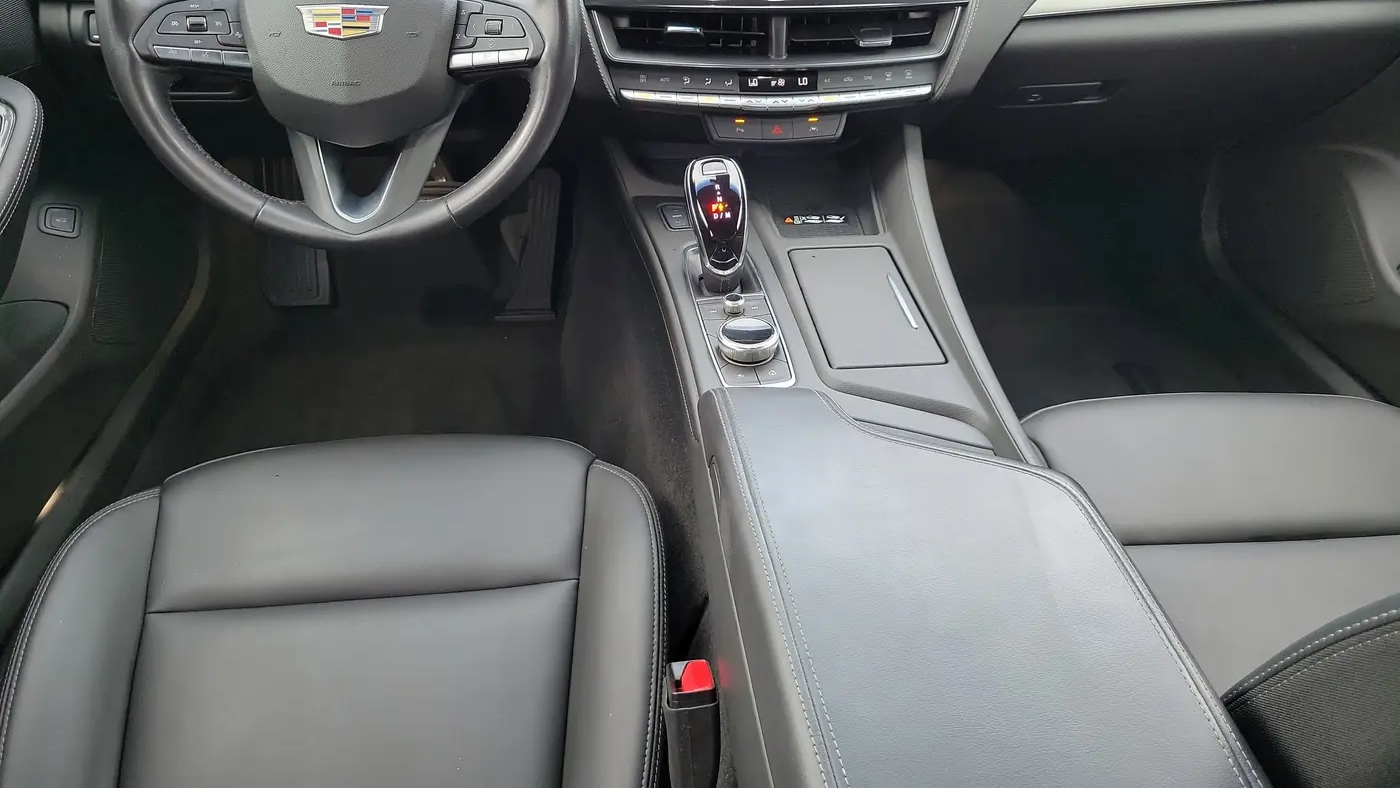 2022 Cadillac CT5 Luxury