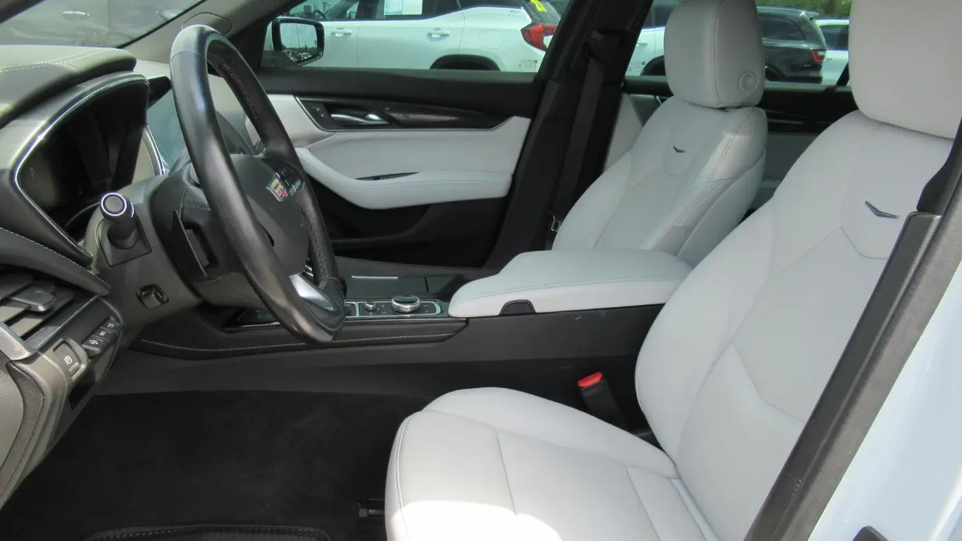 2022 Cadillac CT5 Premium Luxury