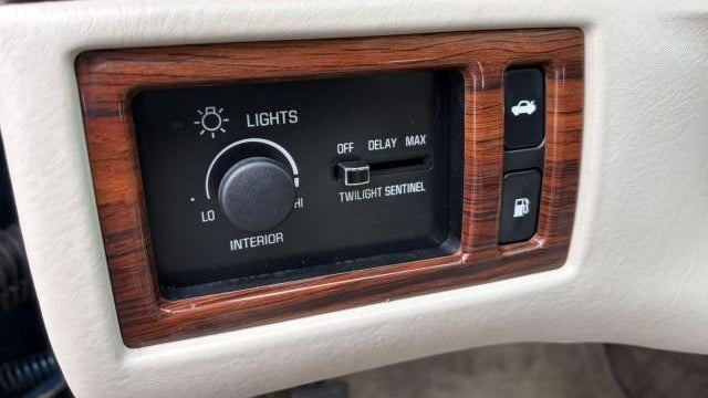 1995 Cadillac DeVille Base