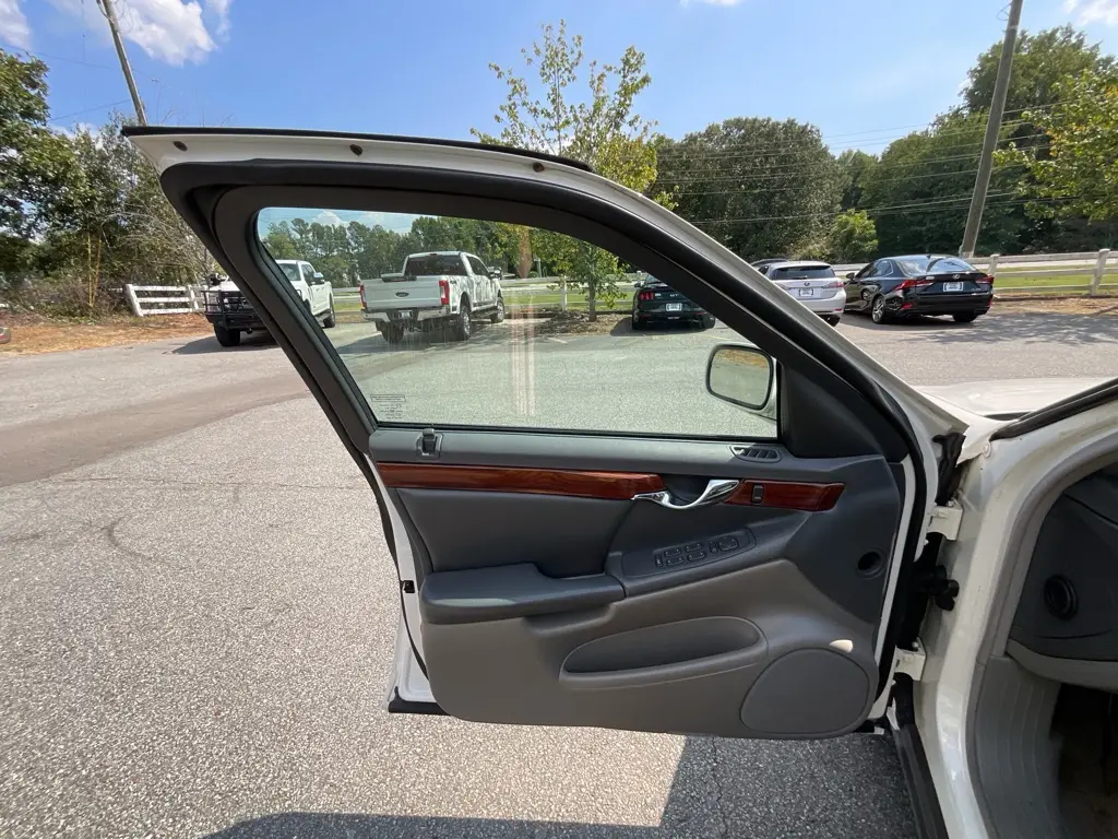 2000 Cadillac DeVille - $3,985