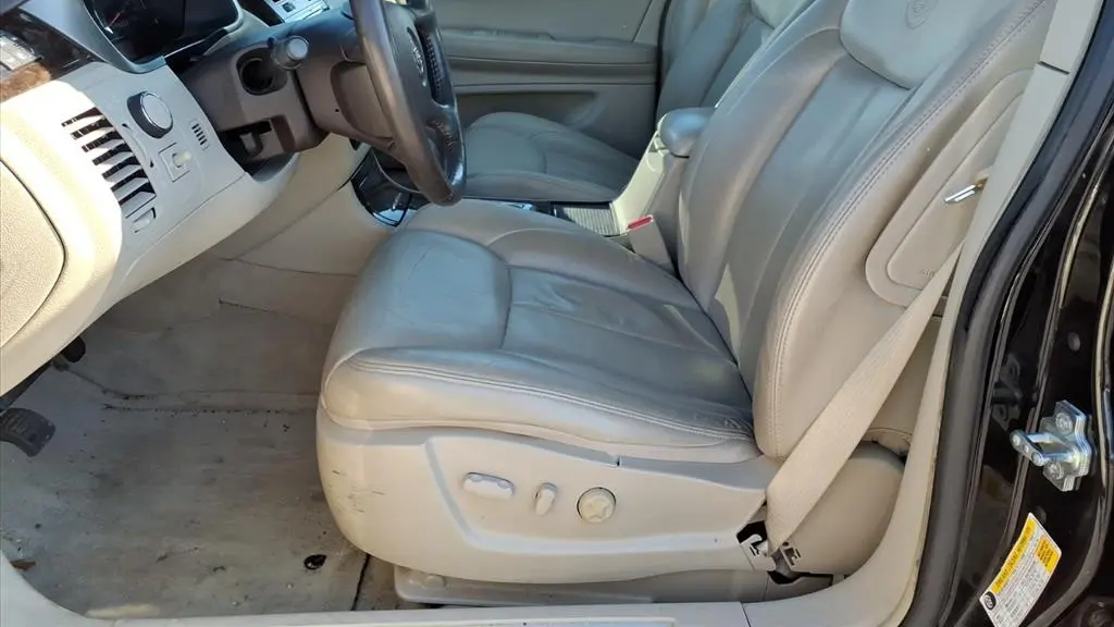 2010 Cadillac DTS Luxury Collection