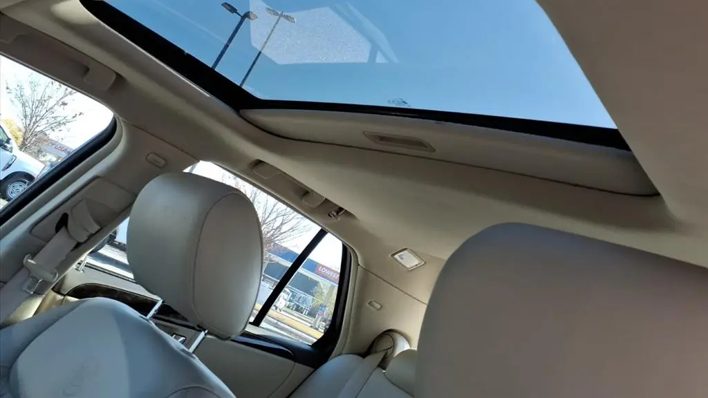 2010 Cadillac DTS Luxury Collection