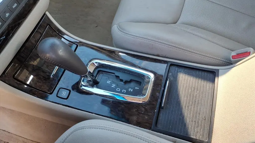 2010 Cadillac DTS Luxury Collection