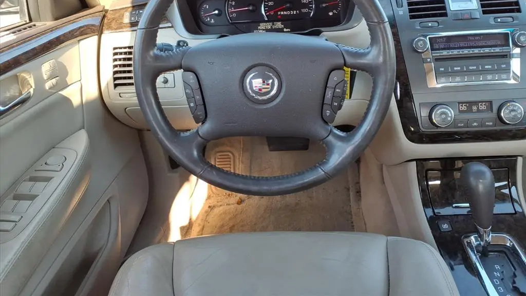 2010 Cadillac DTS Luxury Collection