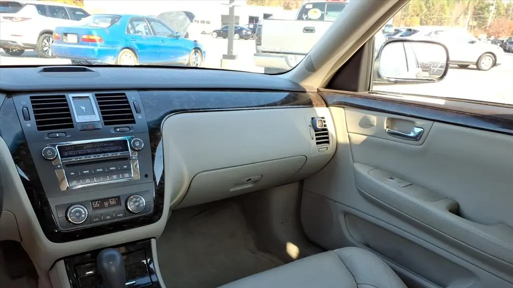 2010 Cadillac DTS Luxury Collection