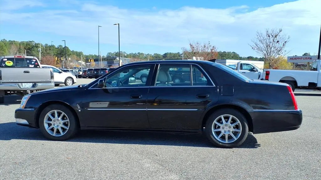 2010 Cadillac DTS Luxury Collection
