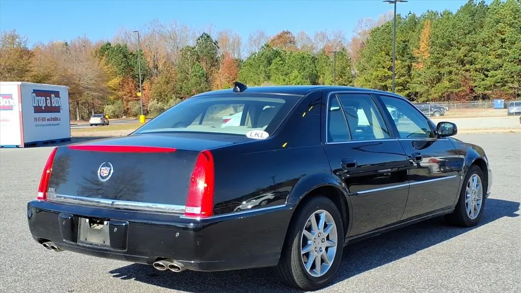 2010 Cadillac DTS Luxury Collection