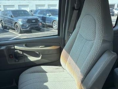 2004 Chevrolet Express 3500 3DR Extended Passenger Van