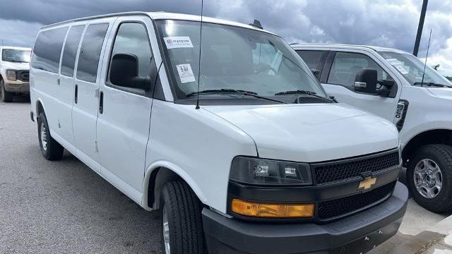2025 Chevrolet Express LS 3500