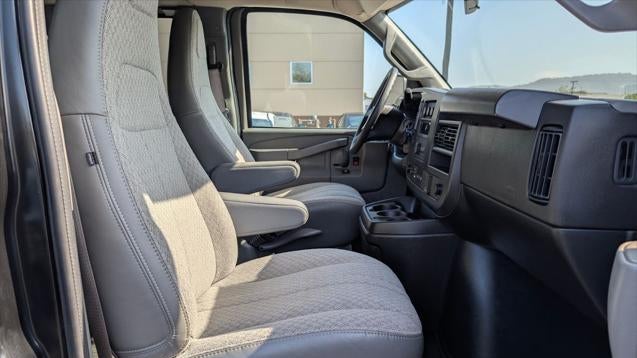 2025 Chevrolet Express LS 3500