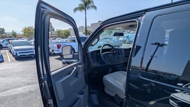 2025 Chevrolet Express LS 3500