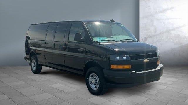 2025 Chevrolet Express LS 3500