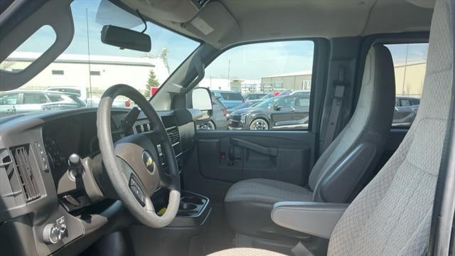 2025 Chevrolet Express LS 3500
