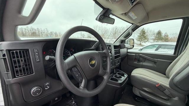 2025 Chevrolet Express LT 3500