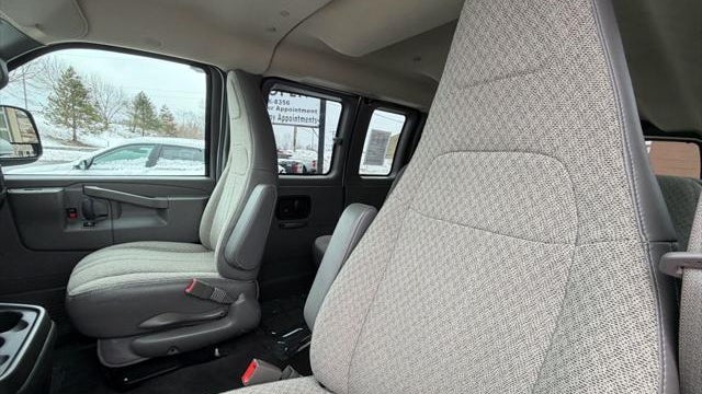 2025 Chevrolet Express LT 3500