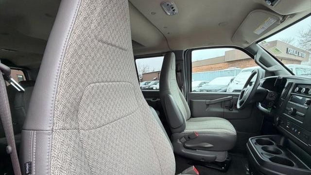 2025 Chevrolet Express LT 3500
