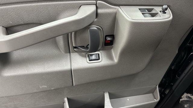 2025 Chevrolet Express LT 3500
