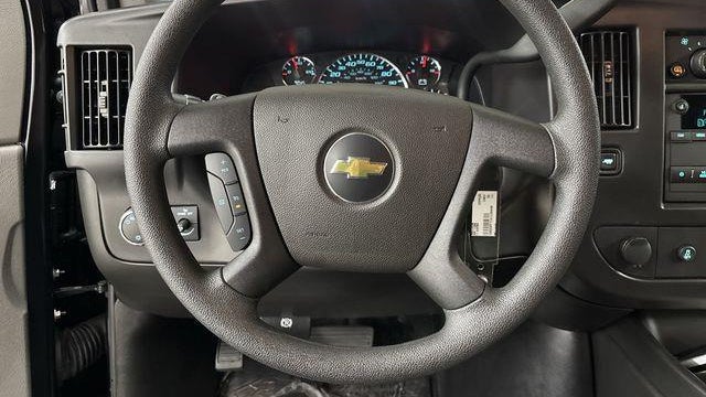 2025 Chevrolet Express LT 3500