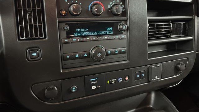 2025 Chevrolet Express LT 3500