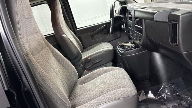2025 Chevrolet Express LT 3500