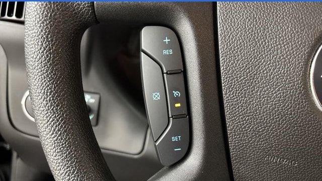 2025 Chevrolet Express LT 3500