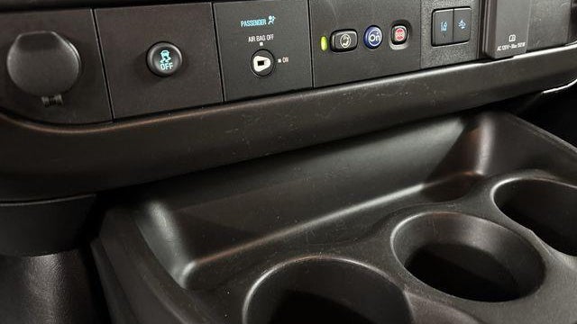 2025 Chevrolet Express LT 3500